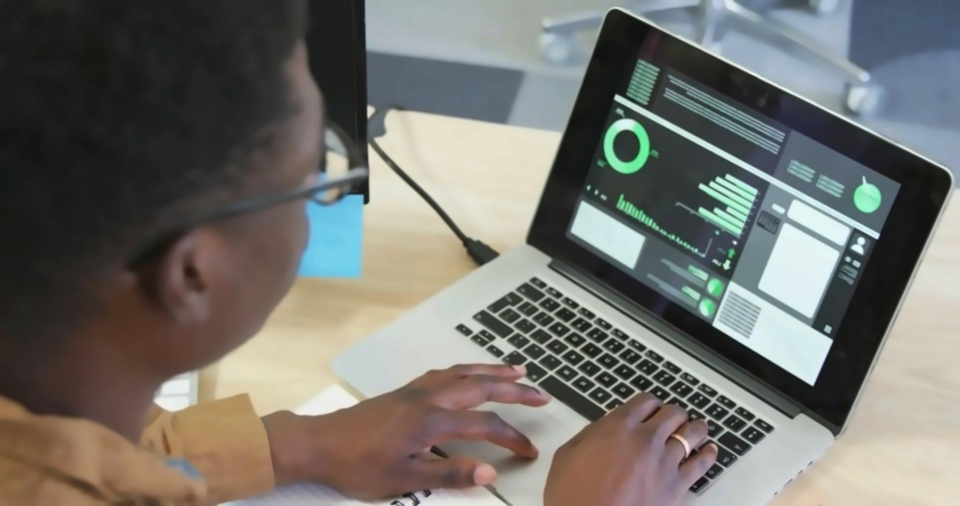 Vixelna educatiecentrum in Tallinn met moderne leerfaciliteiten voor game development